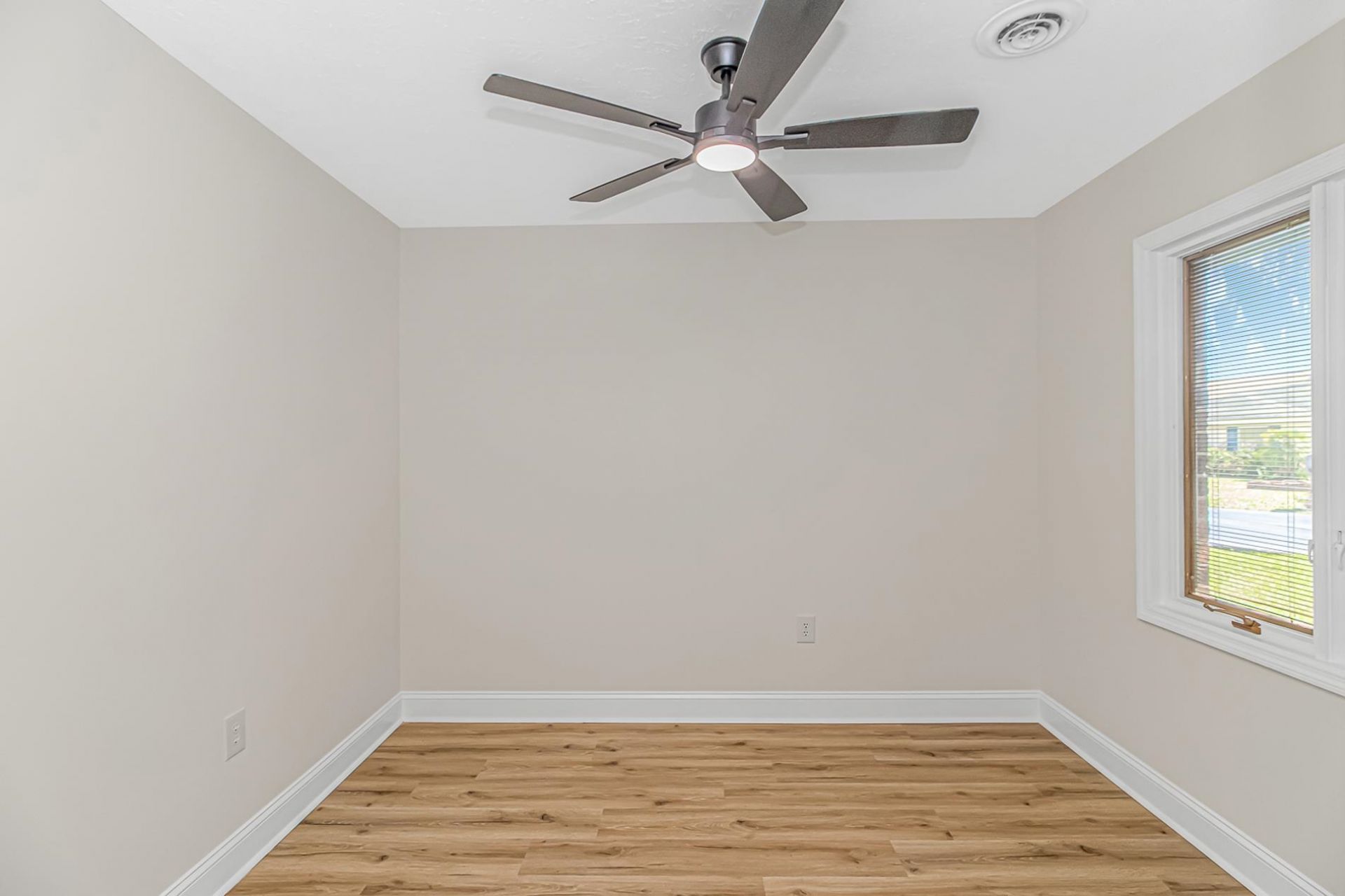 1124 Plantation Dr. Photo 18