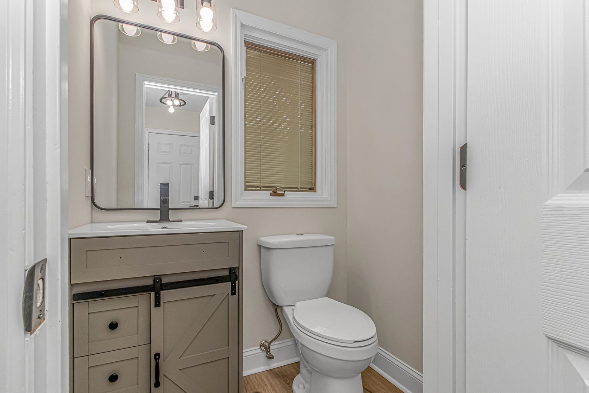 1124 Plantation Dr. Photo 20