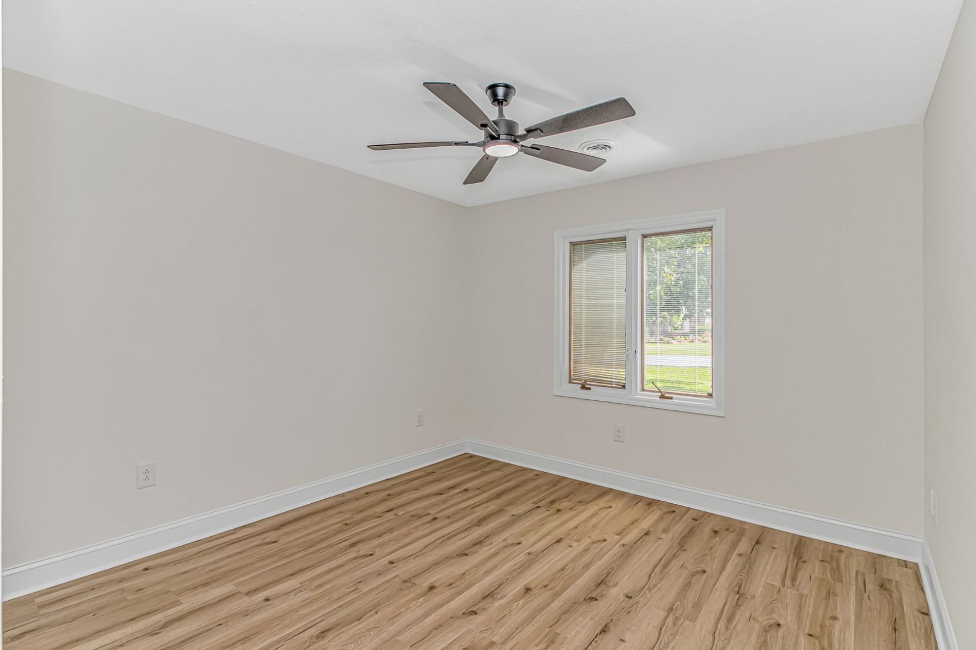 1124 Plantation Dr. Photo 21