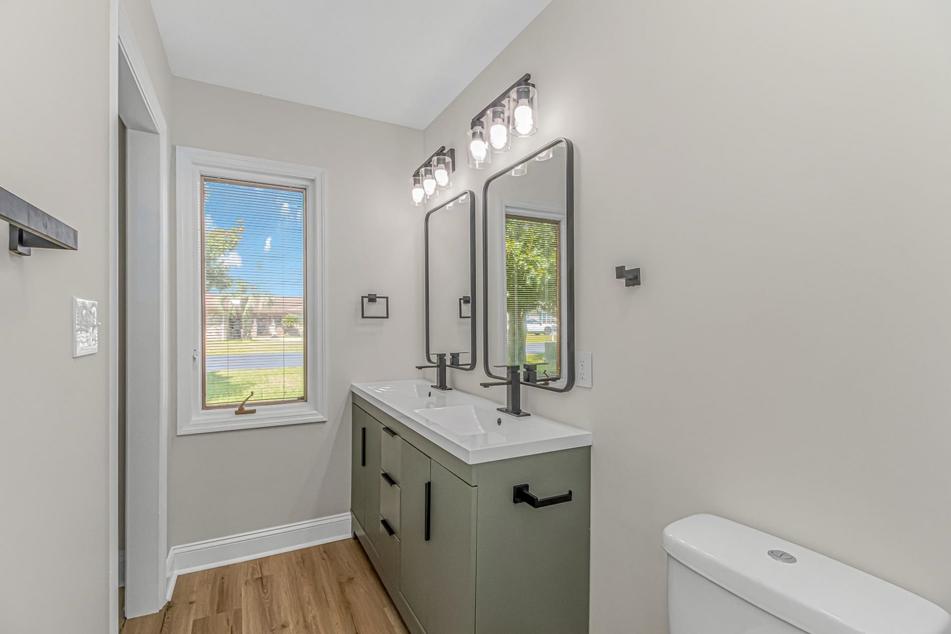 1124 Plantation Dr. Photo 31