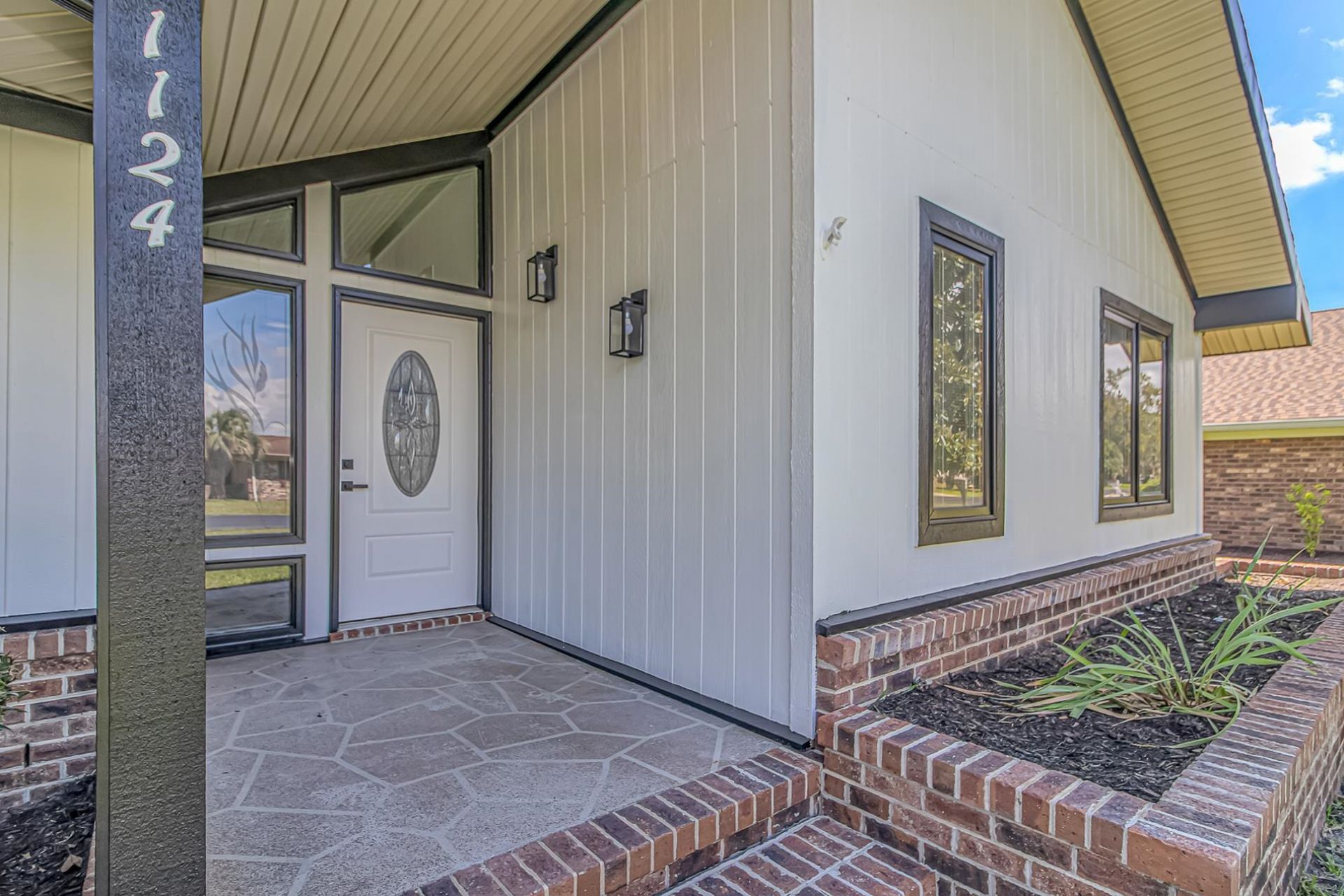 1124 Plantation Dr. Photo 4