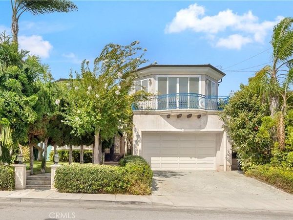 1627 Gates Avenue, Manhattan Beach, CA 90266