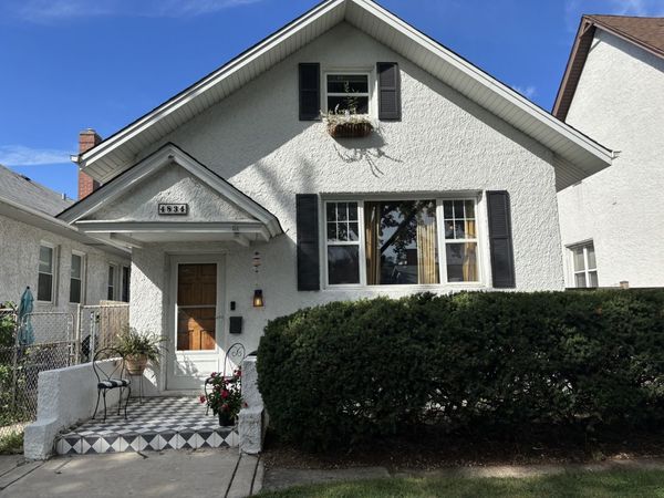 4834 W Cullom Avenue, Chicago, IL 60641
