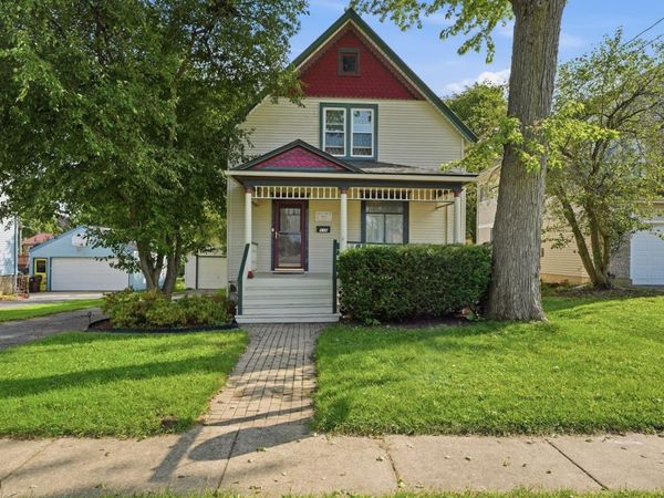 315 Forest Avenue , Woodstock, IL 60098
