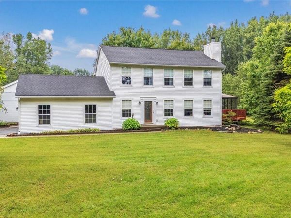 3100 Fry Road, Highland, MI 48357