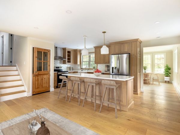 10 Knollwood Dr, Mattapoisett, MA 02739