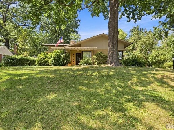 23 Devon Road , Glendale, MO 63122