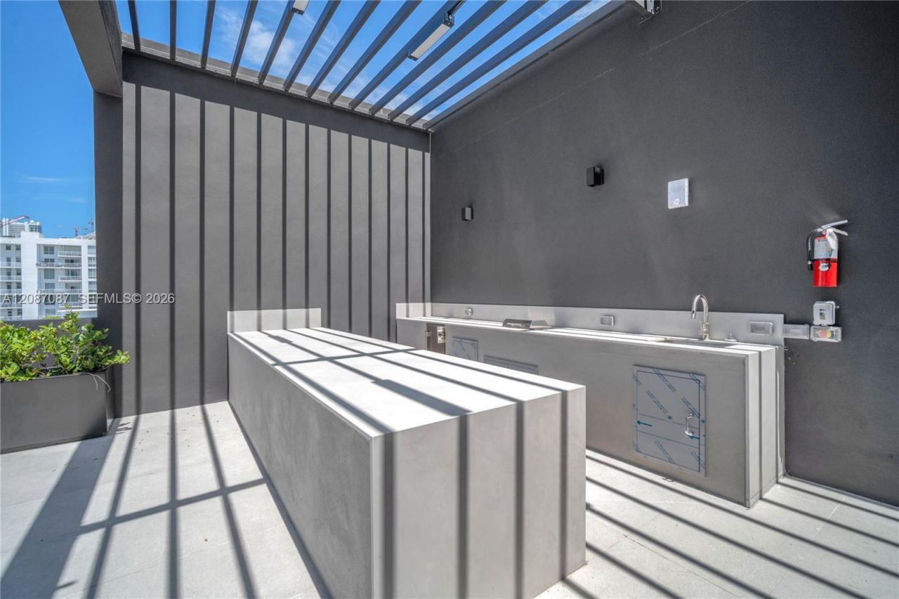 91 NW 27th St, Unit 504, Miami, FL 33127 Photo