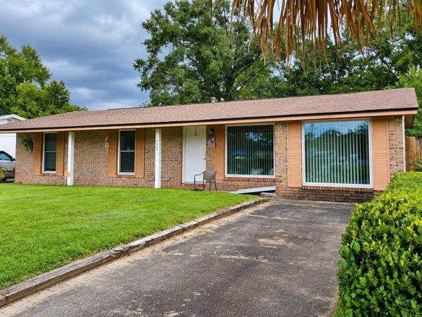 7830 Aaron Dr, Pensacola, FL 32534