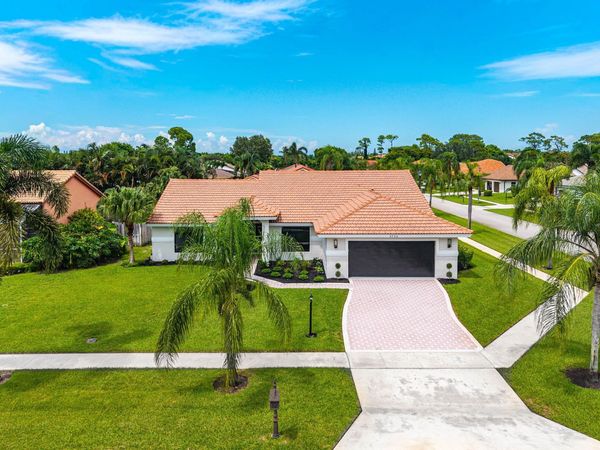 5725 Aspen Green Court, Delray Beach, FL 33484
