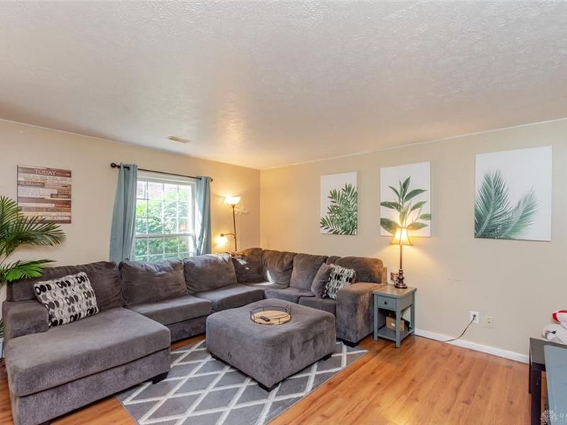 829 Clareridge Lane, Centerville, OH 45458 Photo 4