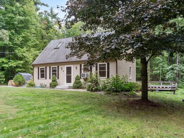 10 Hog Hill Rd, Pepperell, MA 01463