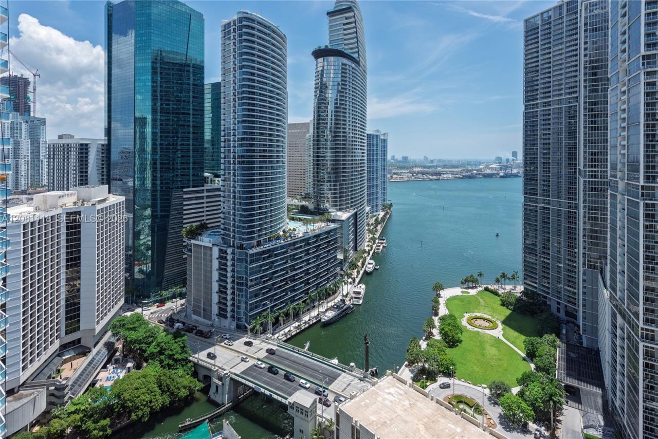 77 SE 5th St, Unit 3204, Miami, FL 33131 Photo