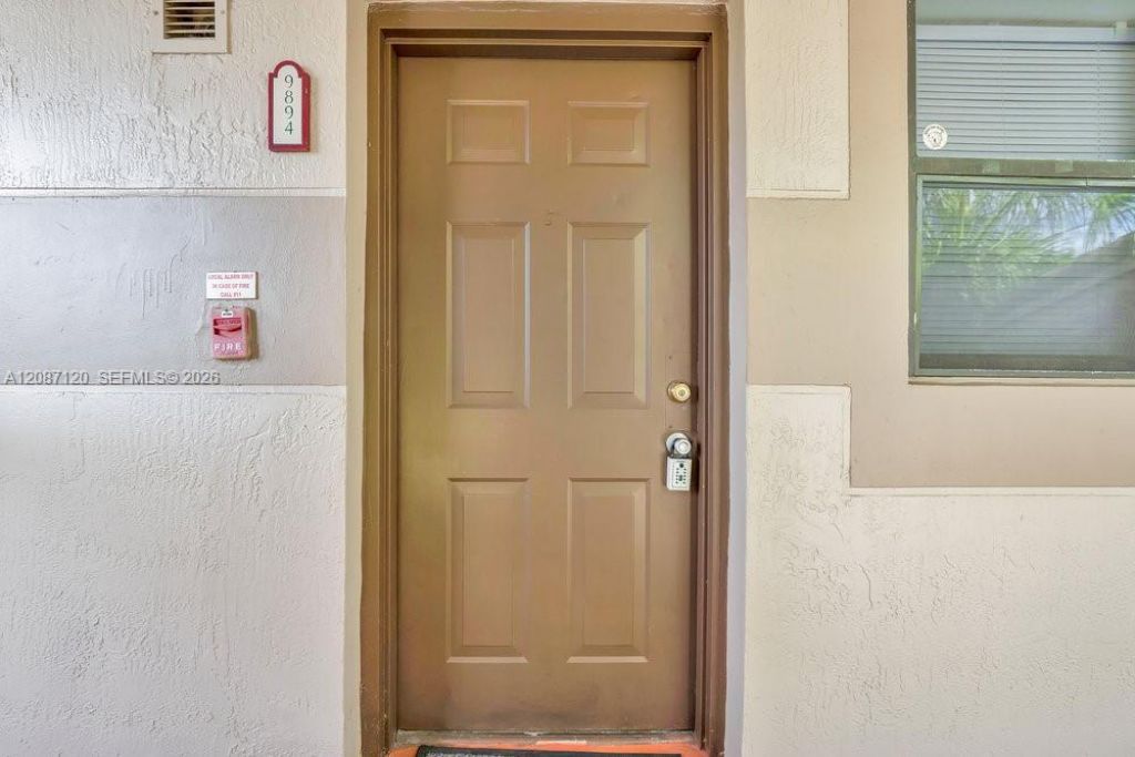 9894 Nob Hill Ln, Unit 9894, Sunrise, FL 33351 Photo