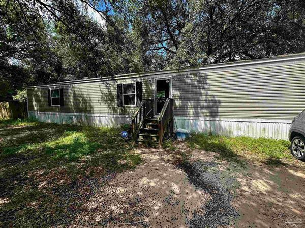 5130 Lake End Dr, Milton, FL 32583