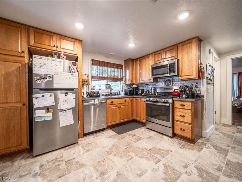 75601 Eighth Street, Newcomerstown, OH 43749 Photo 3