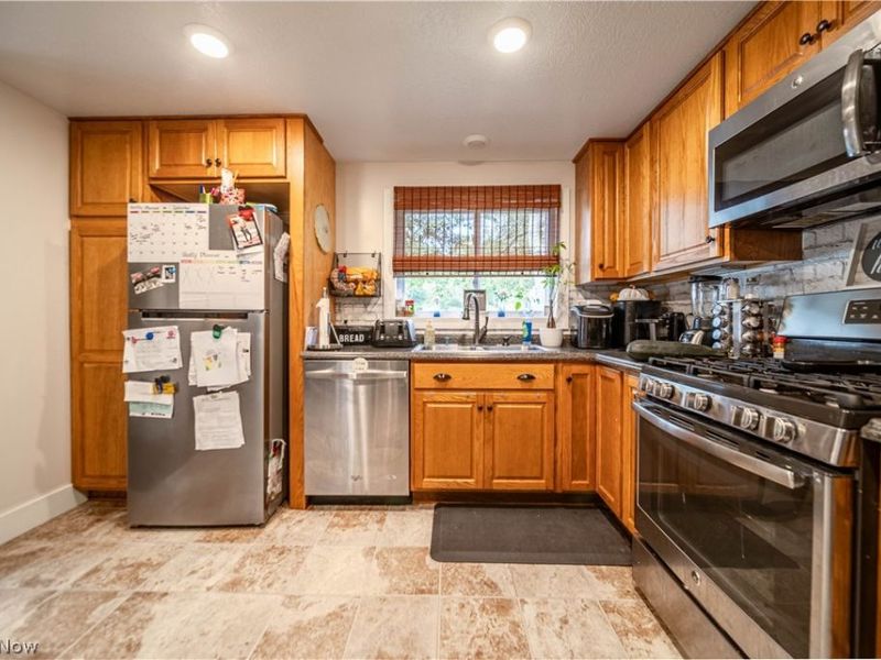75601 Eighth Street, Newcomerstown, OH 43749 Photo 4