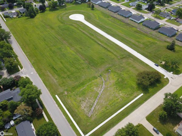 105 Billy Robinson Court, Grinnell, IA 50112