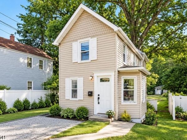 80 Glenwild Ave, Bloomingdale, NJ 07403