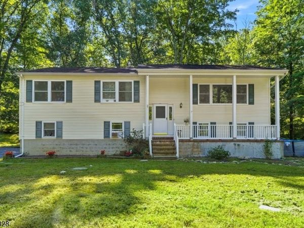 8 Ridge Rd, Independence, NJ 07840