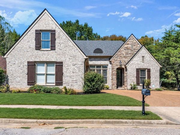 8782 BRUNSWICK FOREST DR, Bartlett, TN 38133