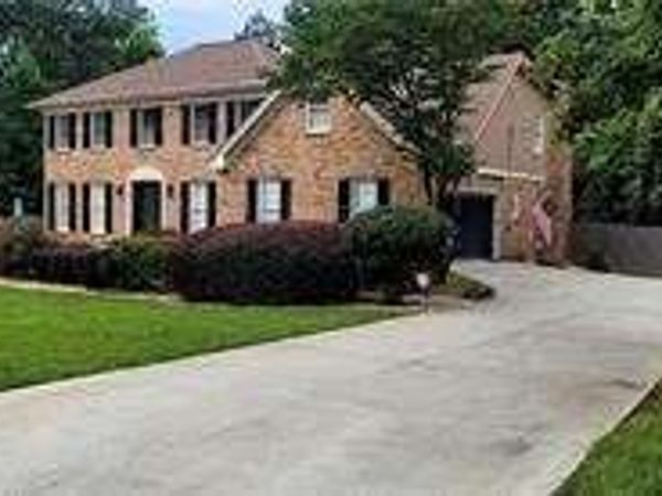 2140 Dunwoody Glen, Atlanta, GA 30338