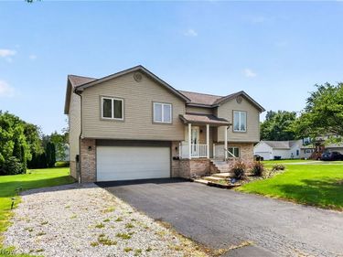 1064 Saul Drive, Hubbard, OH 44425