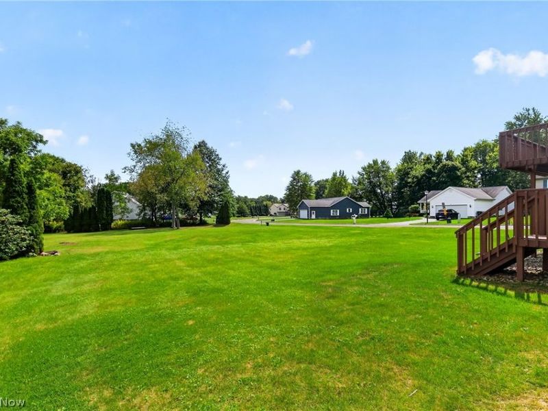 1064 Saul Drive, Hubbard, OH 44425 Photo 27