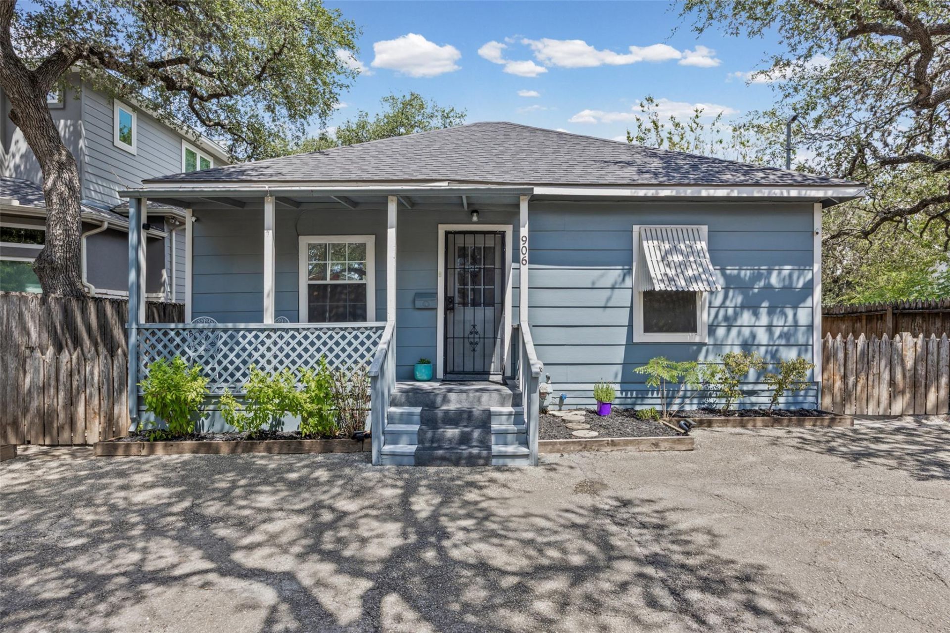 906 W Elizabeth St, Austin, TX 78704 Main Photo