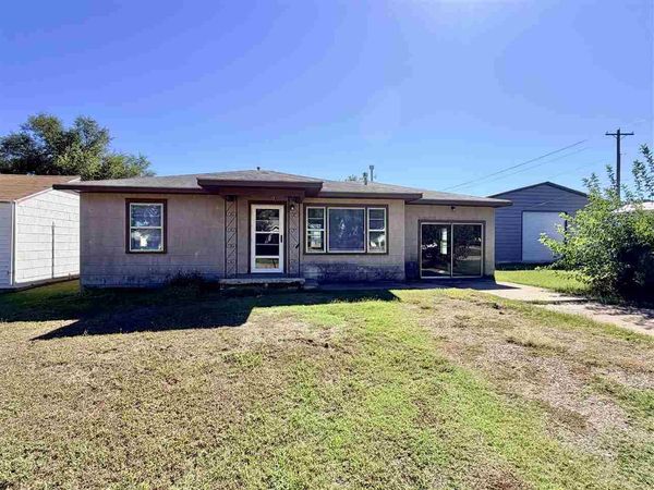1316 Kaw Street, Perry, OK 73077