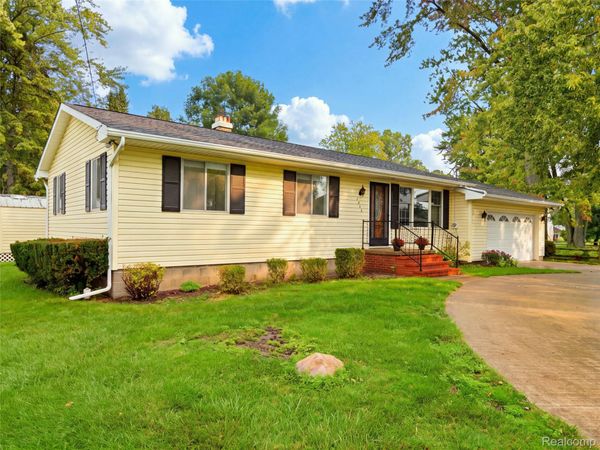 1353 Elmhurst Drive , Genoa Township, Mi 48843