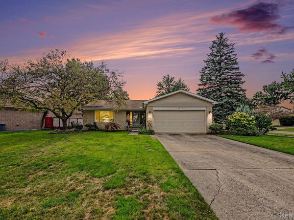 43875 Somerset Square, Canton Township, Mi 48187