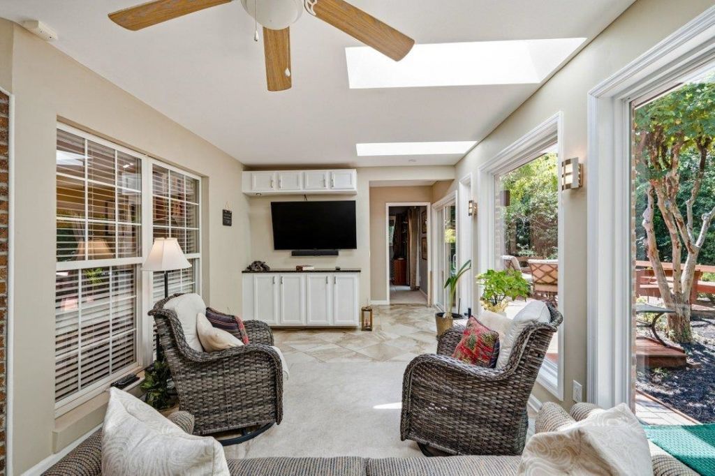 1013 Swan Lake Dr. Photo 19