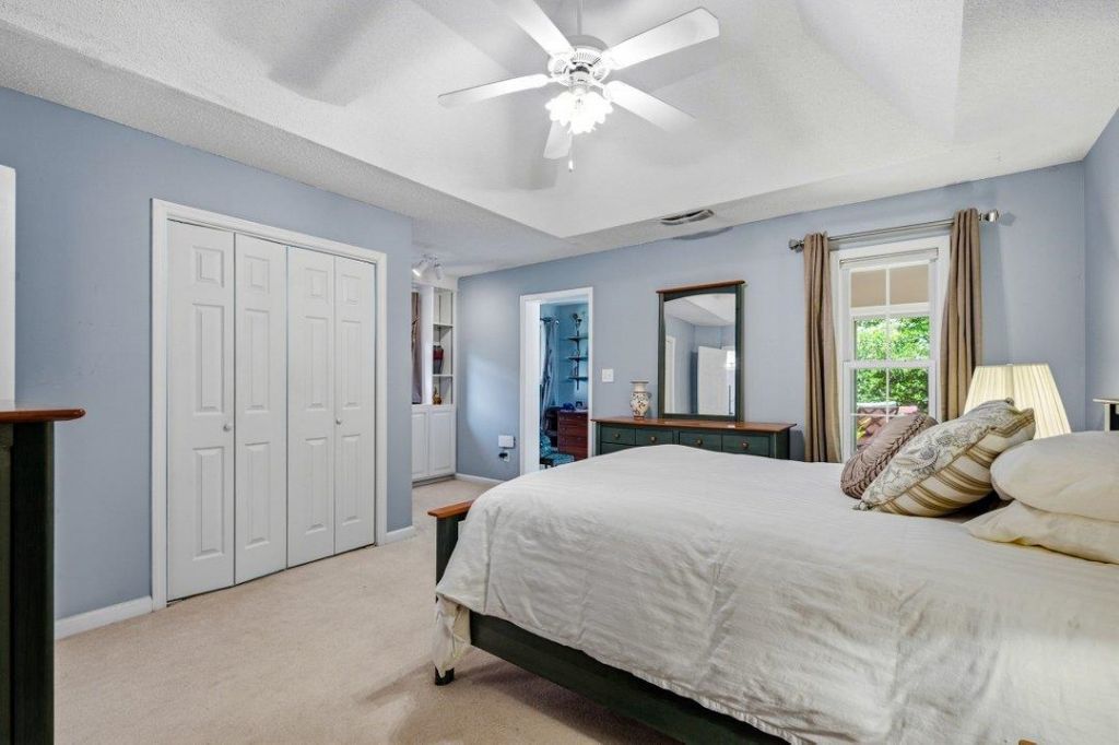 1013 Swan Lake Dr. Photo 24