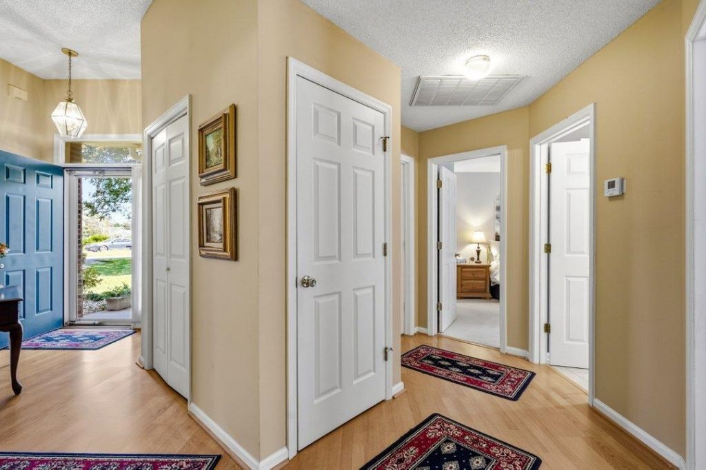 1013 Swan Lake Dr. Photo 28