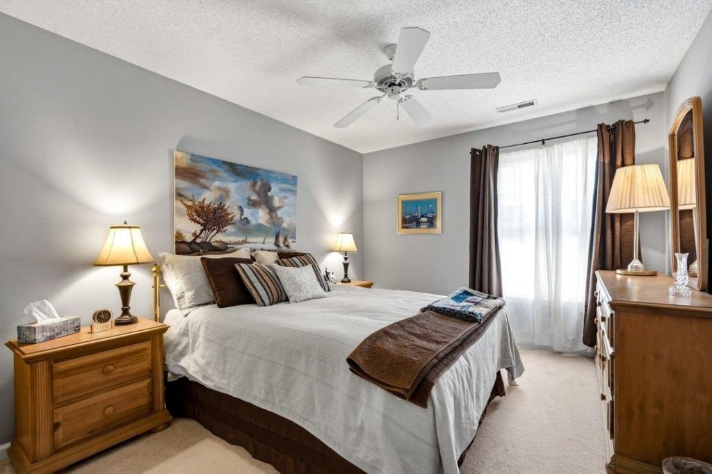 1013 Swan Lake Dr. Photo 30