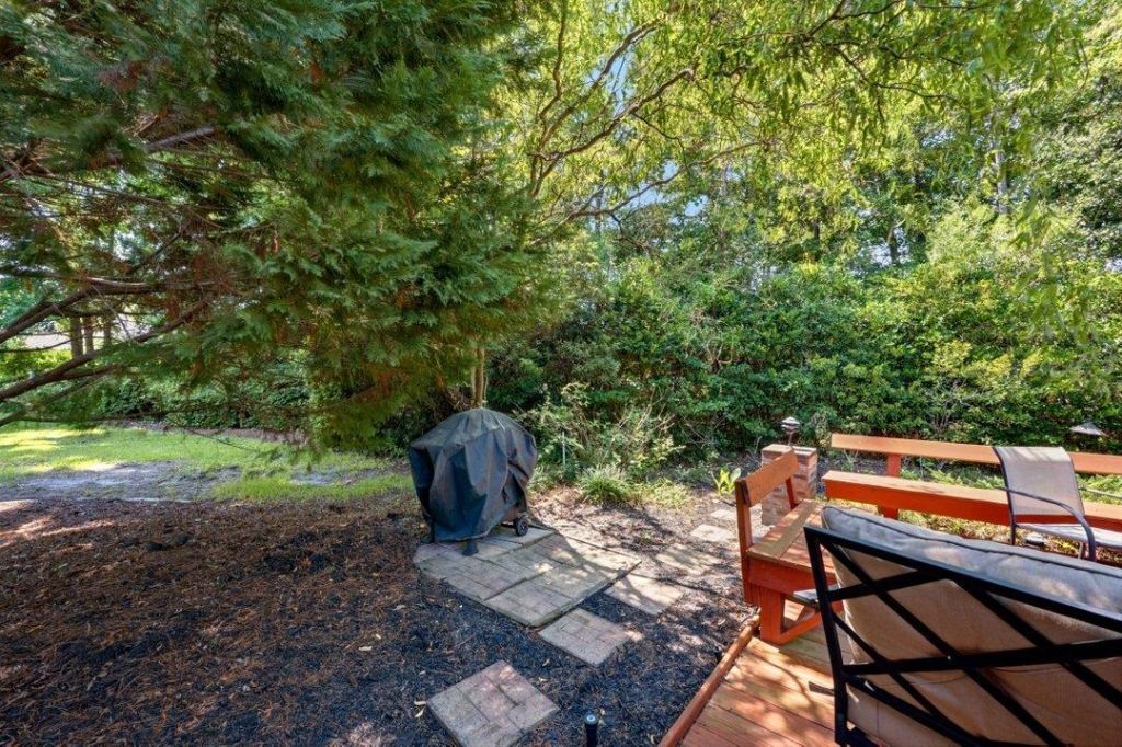 1013 Swan Lake Dr. Photo 35