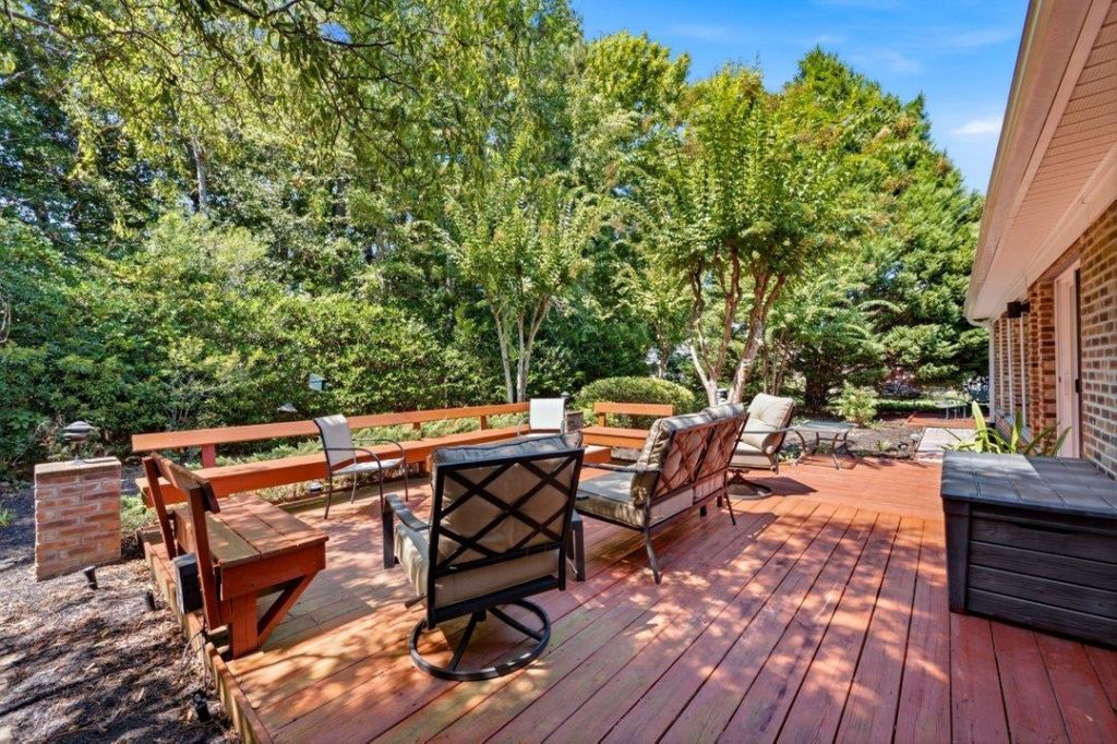 1013 Swan Lake Dr. Photo 36