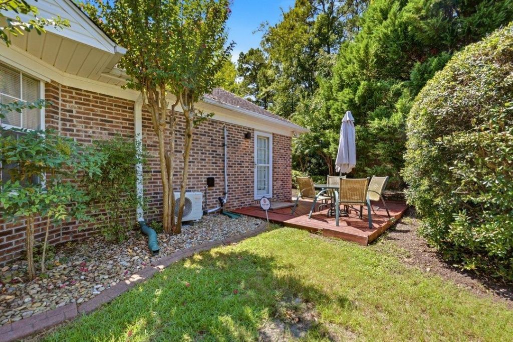 1013 Swan Lake Dr. Photo 40