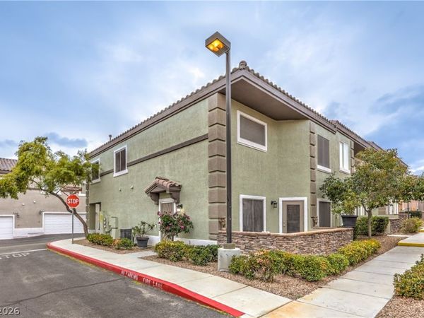 10450 Gold Shadow Avenue , Las Vegas, NV 89129
