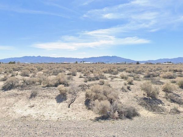 1101 E Highland Avenue , Pahrump, NV 89048