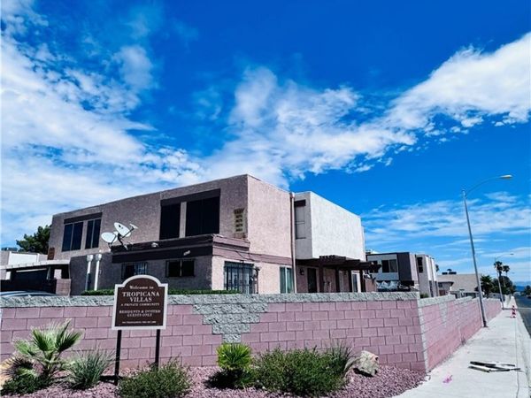 3671 Villa Knolls East Drive, Las Vegas, NV 89120