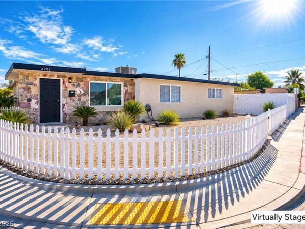 2206 E Oakey Boulevard, Las Vegas, NV 89104