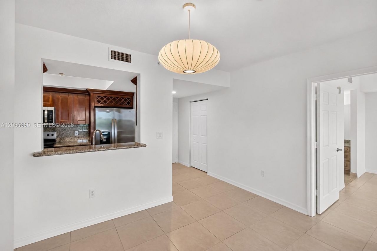 3530 SW 22nd St, Unit 805, Miami, FL 33145 Photo