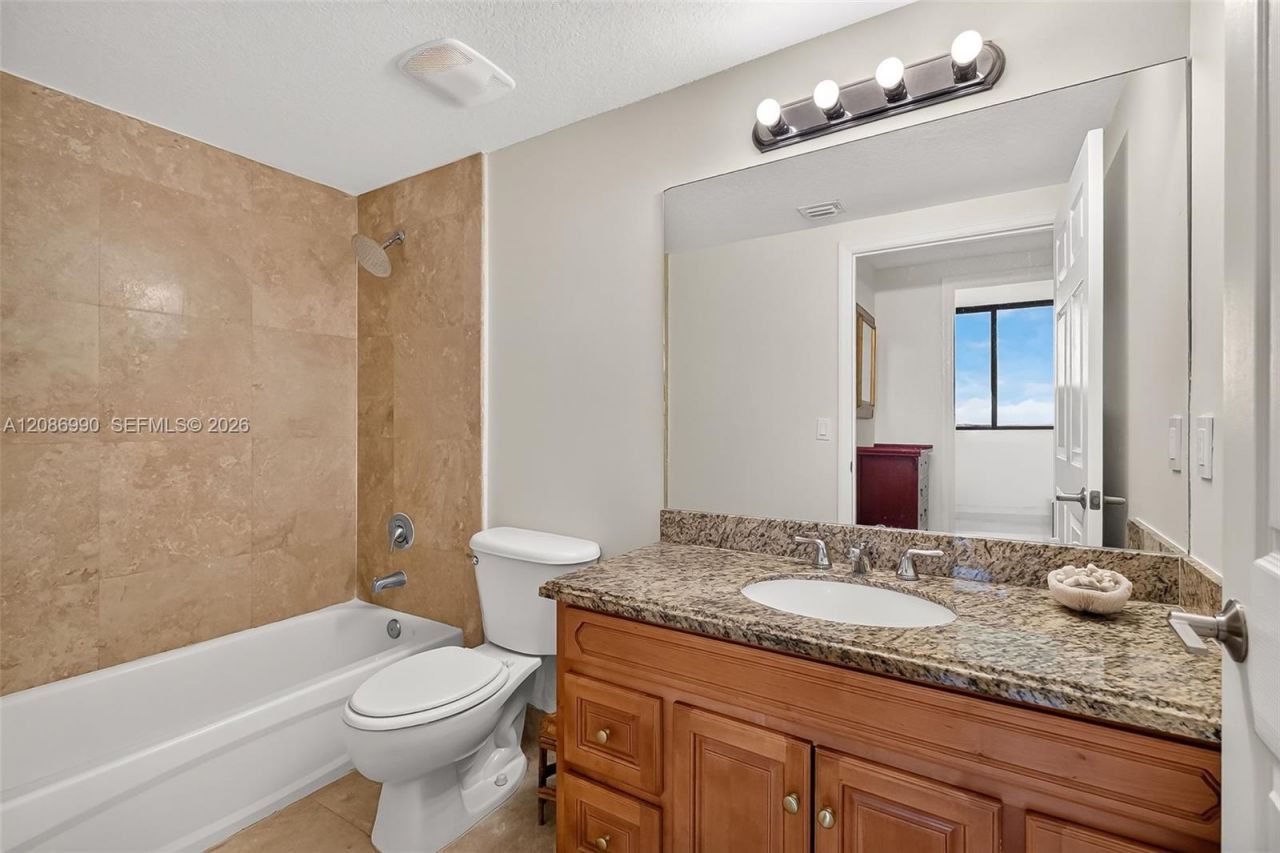 3530 SW 22nd St, Unit 805, Miami, FL 33145 Photo