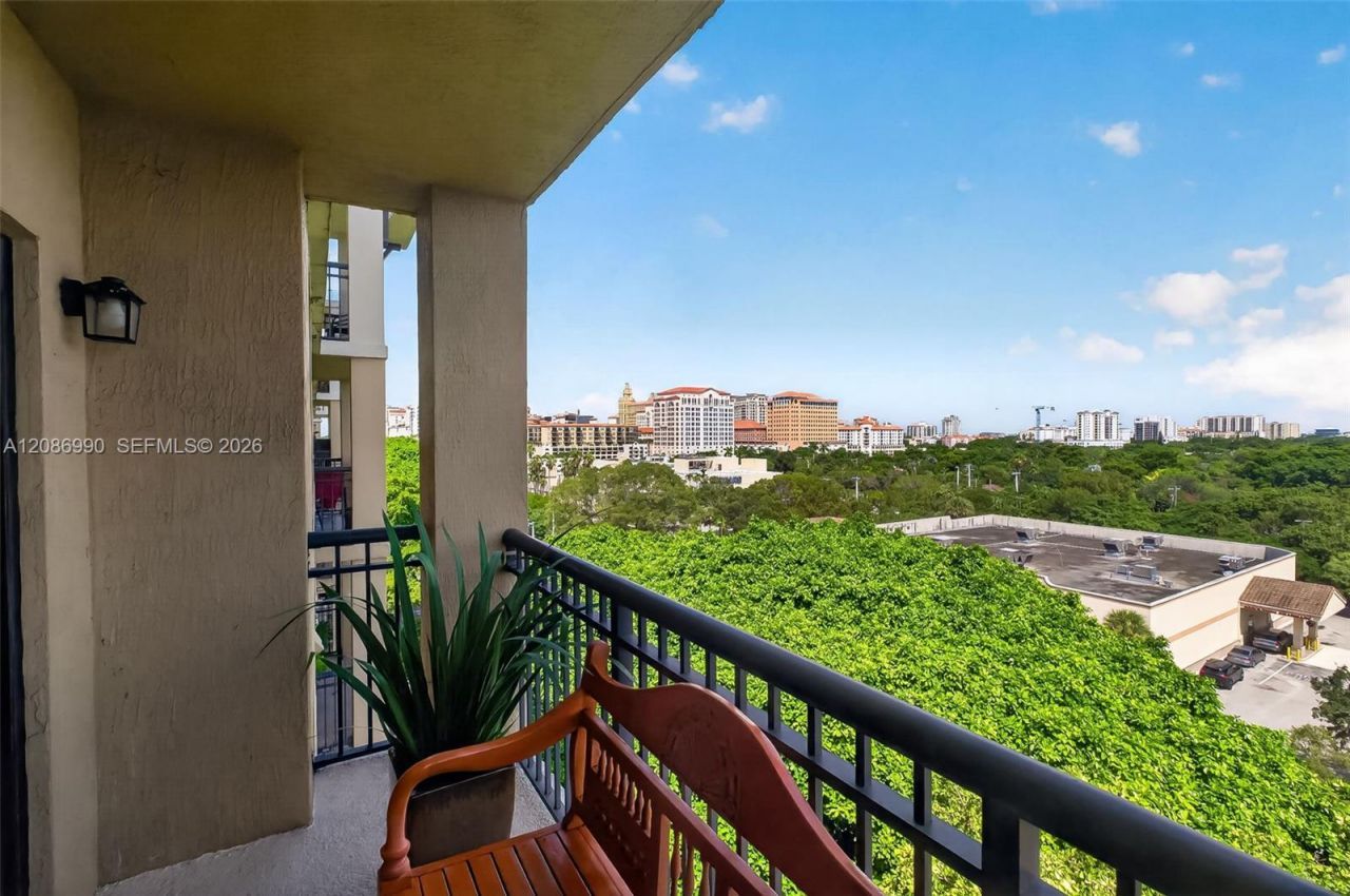 3530 SW 22nd St, Unit 805, Miami, FL 33145 Photo