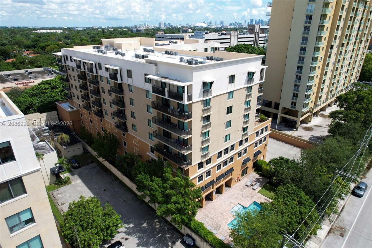 3530 SW 22nd St, Unit 805, Miami, FL 33145 Photo