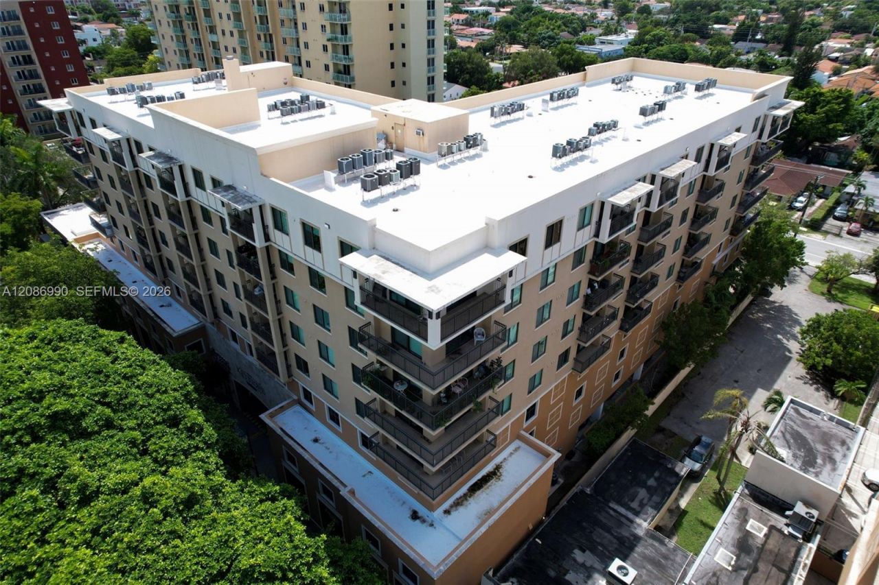 3530 SW 22nd St, Unit 805, Miami, FL 33145 Photo