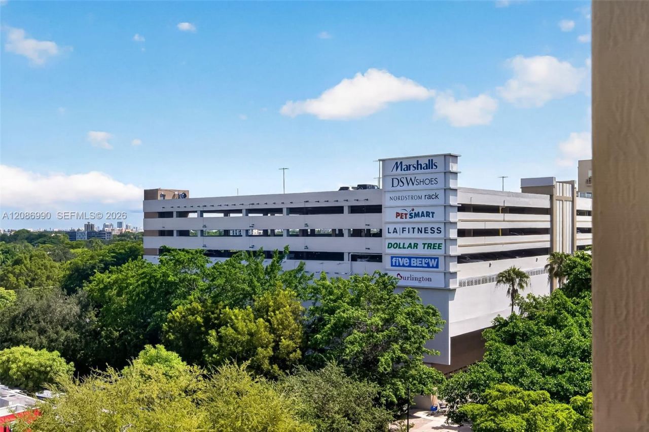 3530 SW 22nd St, Unit 805, Miami, FL 33145 Photo