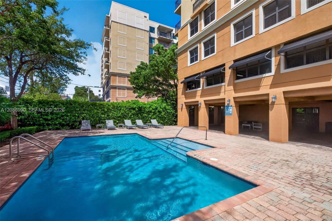 3530 SW 22nd St, Unit 805, Miami, FL 33145 Photo